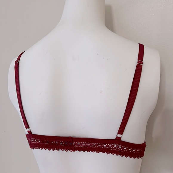 UO. Out From Under Lace Bralette - Picture 3 of 6